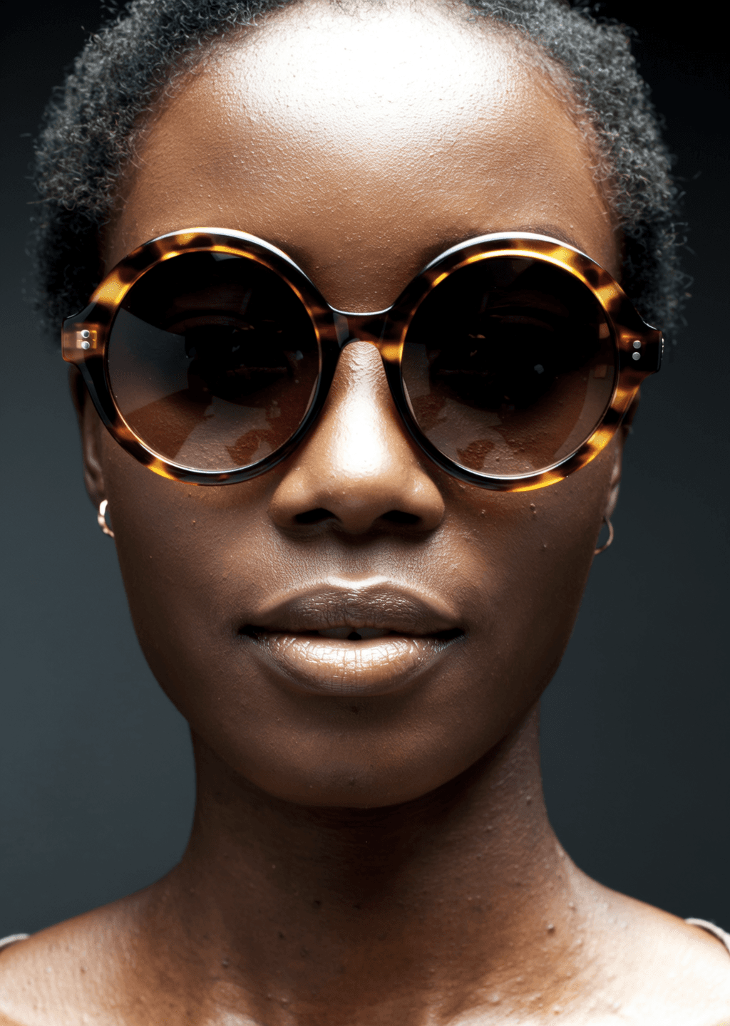 Model wearing AXO Meridian Frames sunglasses